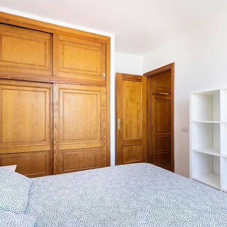 Home2Book Sea View Cozy Apartment شقة